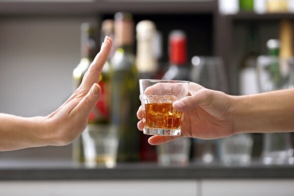 prostatiti önlemenin bir yolu olarak alkolden kaçınmak